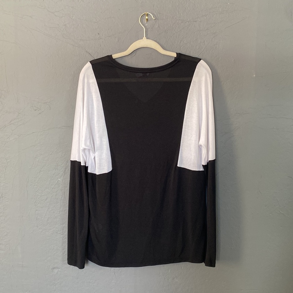 Vince Black & White Color Block Semi Sheer V-Neck Long Sleeve T-Shirt Top - Picture 5 of 5